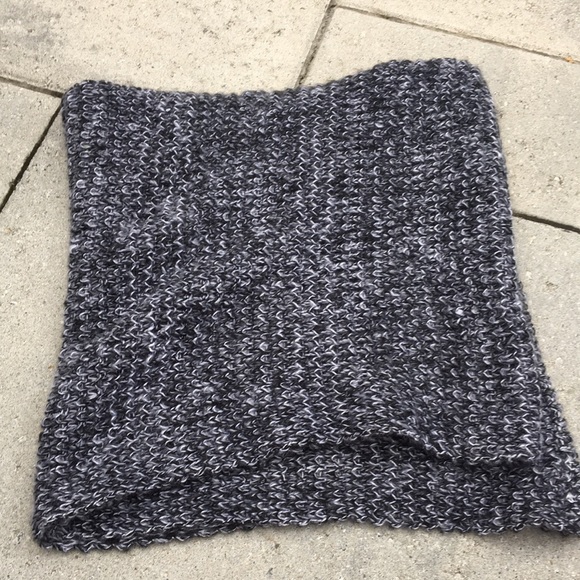 Garage infinity scarf - Picture 1 of 3